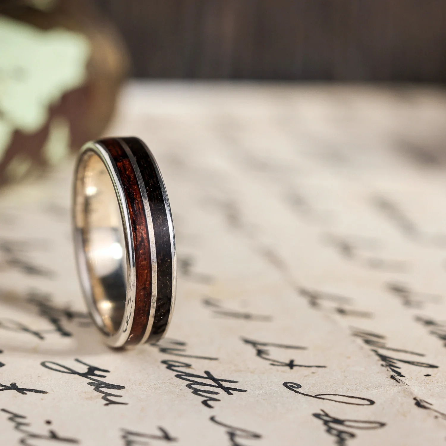The Great War Silver | Men's Silver Wedding Band with 1903 Springfield Rifle Stock Wood & WWI Uniform - Image 3