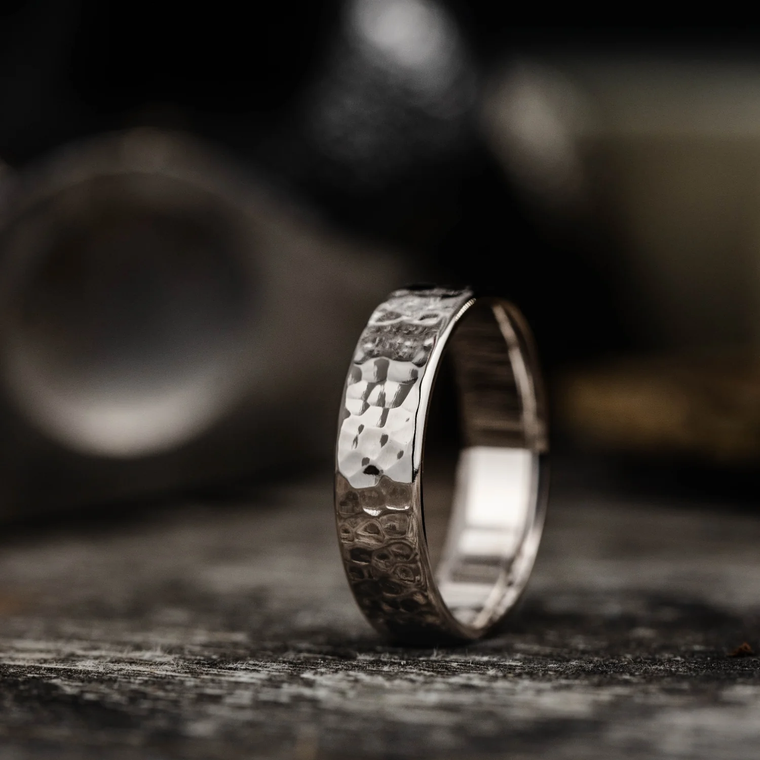 The Marsh | 5mm & 6mm Men's Hammered White Gold Wedding Band - Image 3