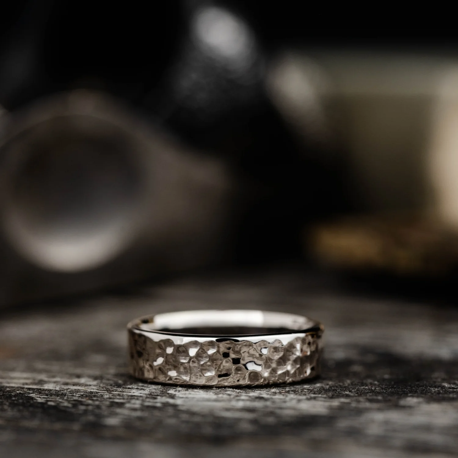 The Marsh | 5mm & 6mm Men's Hammered White Gold Wedding Band - Image 4