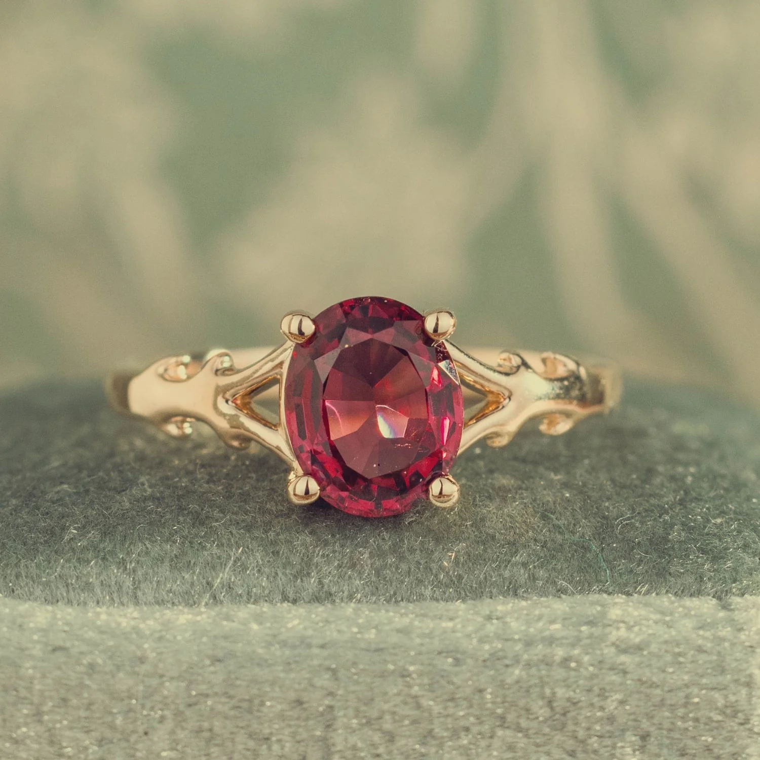 The Dakota - Oval Garnet Rhodolite Solitaire Engagement Ring with Nature-Inspired Split Shank Setting - Image 3