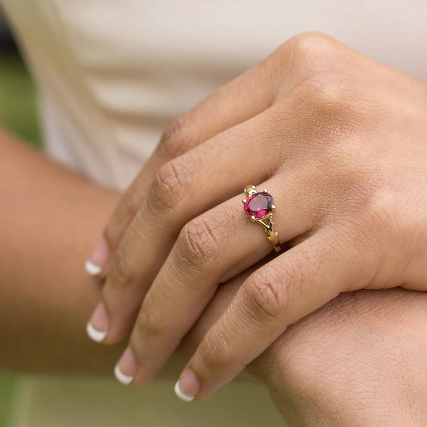 The Dakota - Oval Garnet Rhodolite Solitaire Engagement Ring with Nature-Inspired Split Shank Setting - Image 4