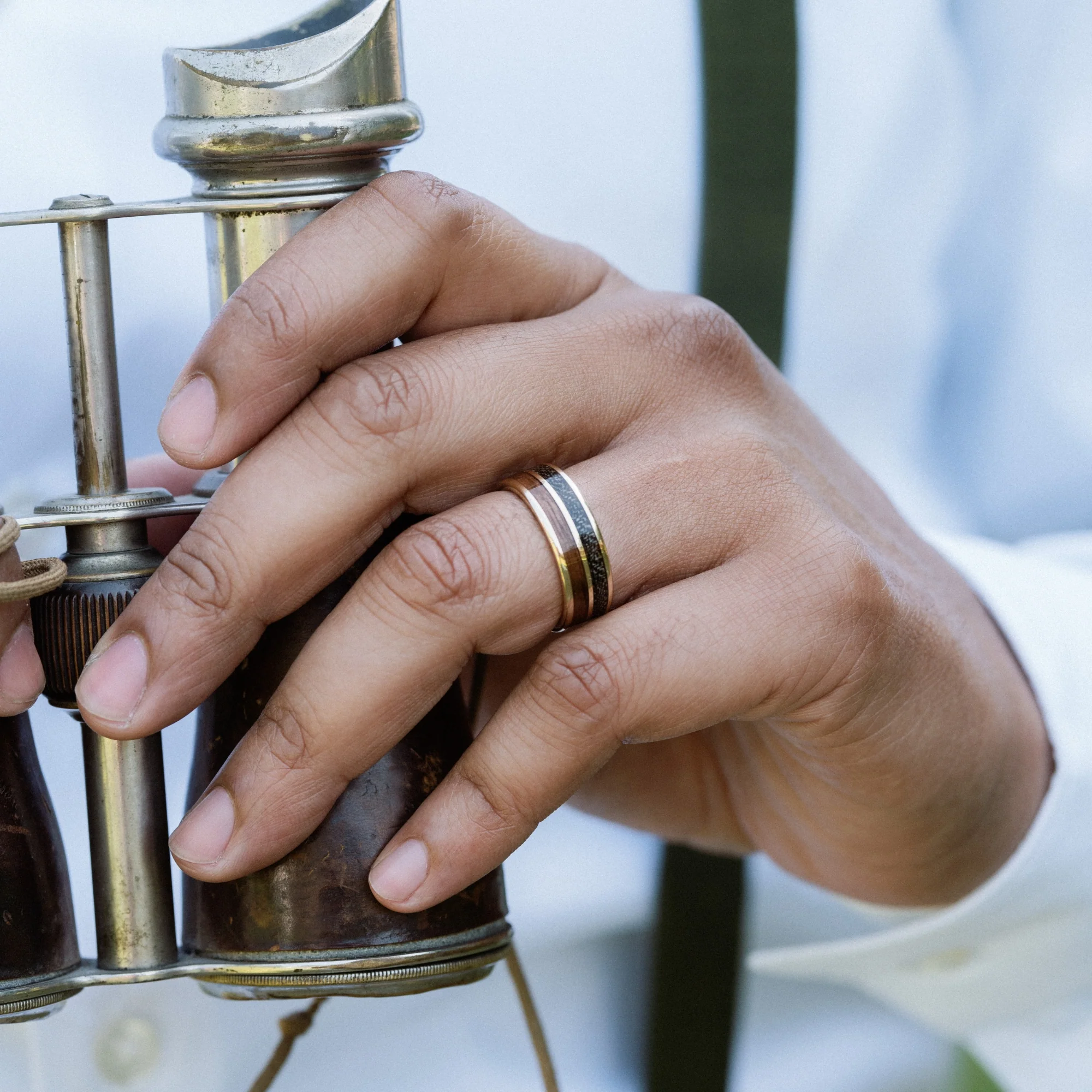 The Great War Gold | Men's Gold Wedding Band with 1903 Springfield Rifle Stock Wood & WWI Uniform - Image 5