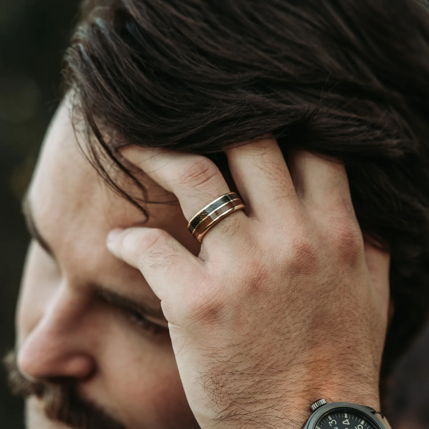 The Great War Gold | Men's Gold Wedding Band with 1903 Springfield Rifle Stock Wood & WWI Uniform - Image 6