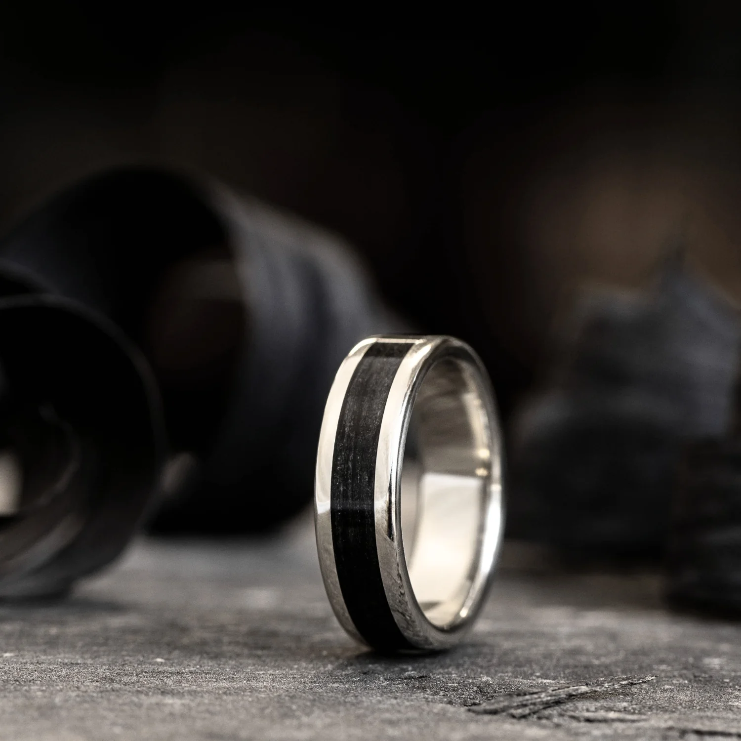 The Speakeasy | Men's Gold Wedding Band with Black Whiskey Barrel Wood - Image 3